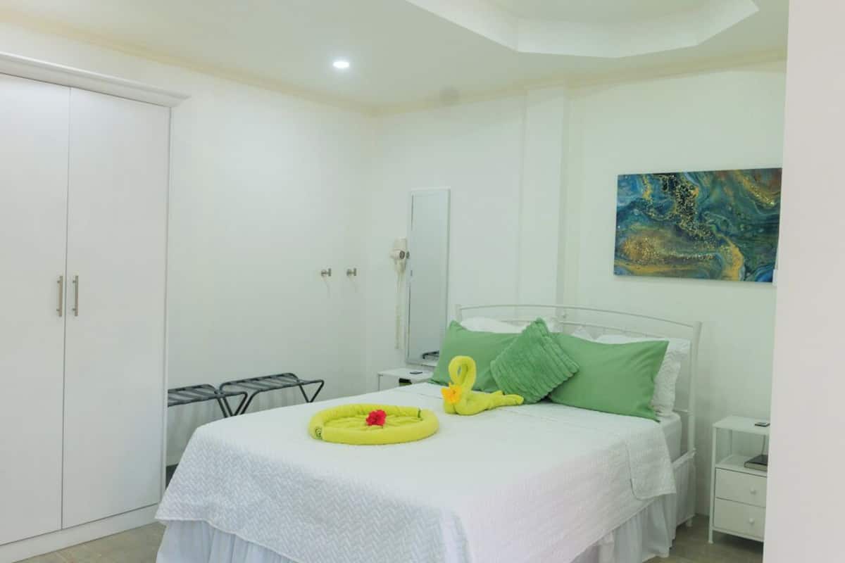 Appartement, vue sur le jardin, rez-de-chaussée | Rideaux d’obscurcissement, système d’insonorisation