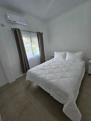 Double Room, Mountain View | Blackout curtains, soundproofing, iron/ironing board, free WiFi