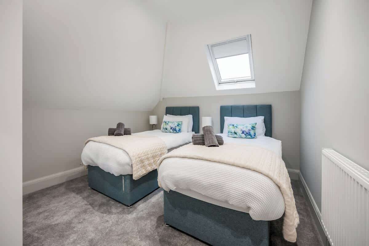 2 bedrooms, iron/ironing board, travel cot, WiFi