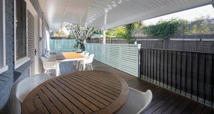 Magnolia Homestead: 5BR walk to CBD. Luxurious, spacious, comfortable, family