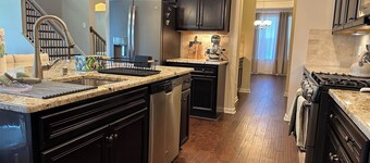 Spacious LUXE Home in RTP / near Airport