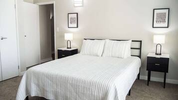 2 soverom, strykejern/-brett, wi-fi og sengetøy