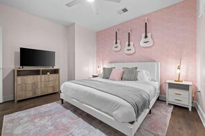 2 slaapkamers, een strijkplank/strijkijzer, wifi, beddengoed