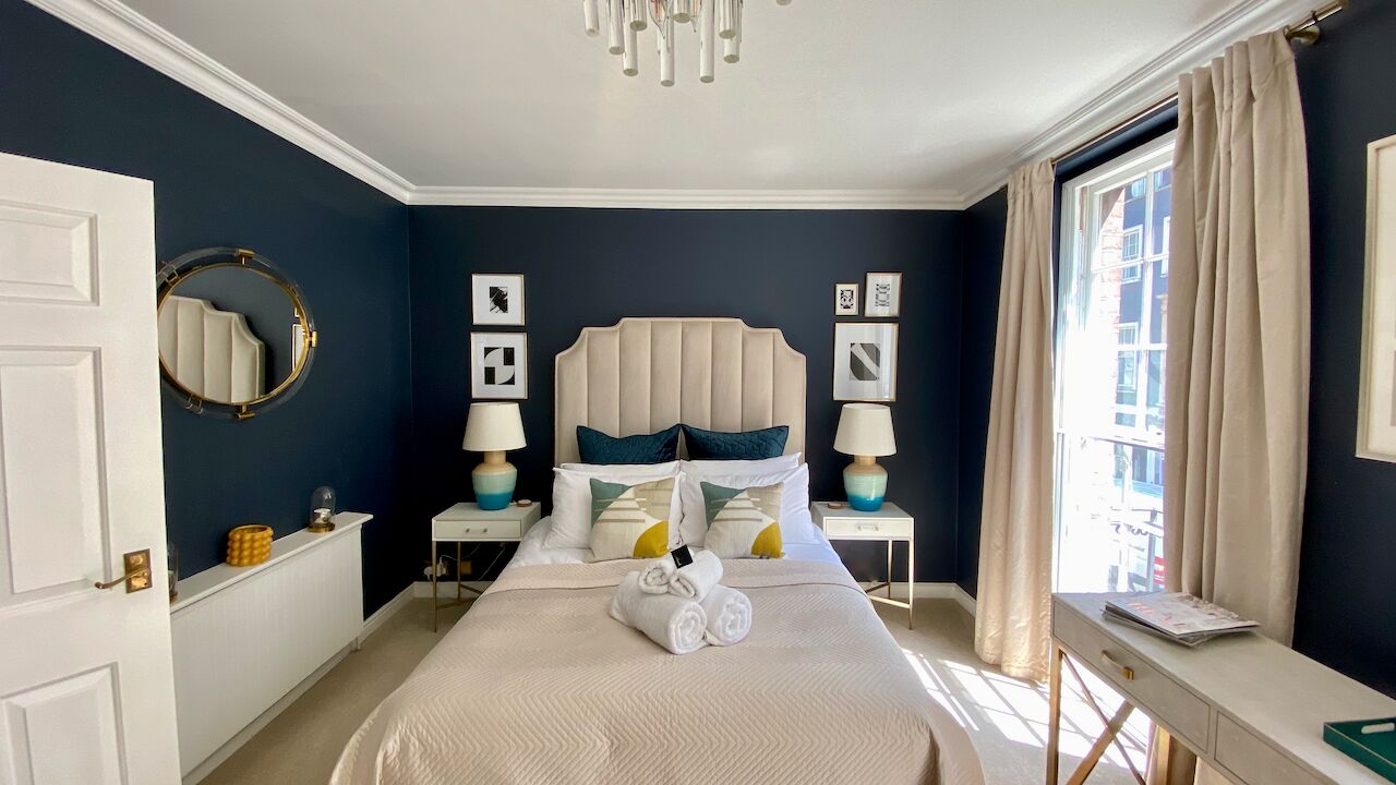 2 chambres, fer et planche à repasser, Wi-Fi, draps fournis