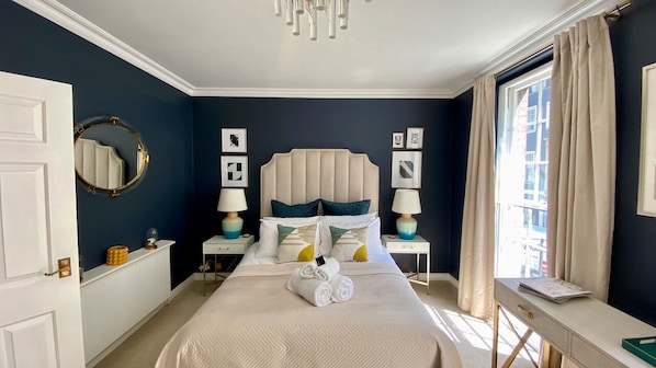 2 habitaciones, tabla de planchar con plancha, wifi y ropa de cama