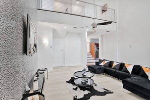 TV - 3600sf  /Pool/Gameroom (Fort Lauderdale)
