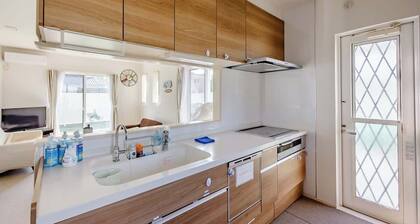 Luxury Beach Getaway | Pet-Friendly | BBQ, Sauna & Jacuzzi | Up to 9 Guests