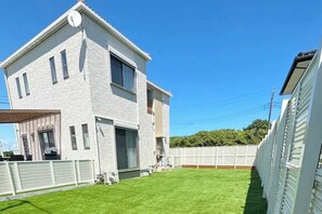 المنطقة المحيطة بالمنشأة