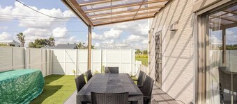 Luxury Beach Getaway | Pet-Friendly | BBQ, Sauna & Jacuzzi | Up to 9 Guests