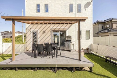 Luxury Beach Getaway | Pet-Friendly | BBQ, Sauna & Jacuzzi | Up to 9 Guests