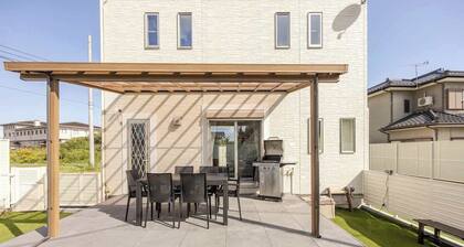 Luxury Beach Getaway | Pet-Friendly | BBQ, Sauna & Jacuzzi | Up to 9 Guests