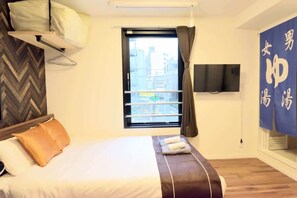 1 habitación, tabla de planchar con plancha, wifi y ropa de cama 