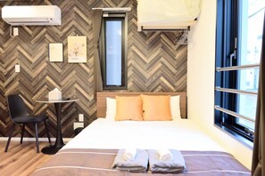 1 habitación, tabla de planchar con plancha, wifi y ropa de cama 