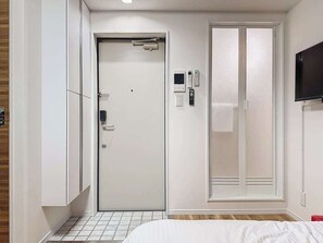 1 slaapkamer, een strijkplank/strijkijzer, wifi, beddengoed