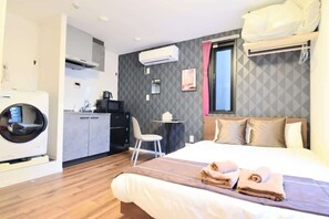 1 bedroom, iron/ironing board, WiFi, bed sheets