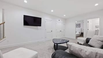 Luxury House, Non Smoking, Pets allowed | Living area