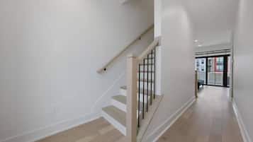 Smart TV 55 polegadas com canais digitais, Netflix, Hulu