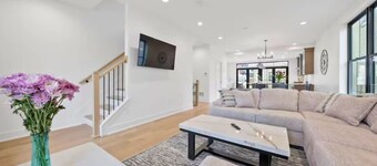 Jungle House Premier Residences – Downtown Columbus & Short North