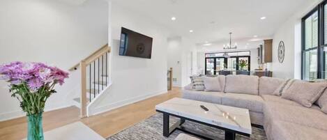 Smart TV 55 pulgadas con canales de televisión digitales, Netflix, Hulu