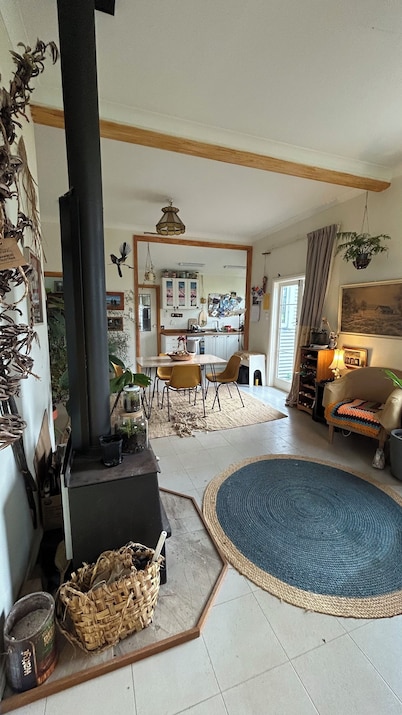 3-Bedroom Family Cottage with Stunning Rural Views in The Catlins