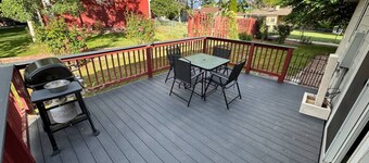 Eclectic, clean & cozy 2 bedroom house