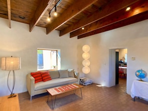 Living area - Casa Terrone: Walk Along the Acequia (Albuquerque)