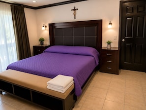 5 bedrooms, iron/ironing board, WiFi (free), bed sheets - Elegant-Spacious-Comfortable-Modern-Unique-Luxury (San Luis Mextepec)