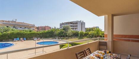 تناول الطعام بالخارج