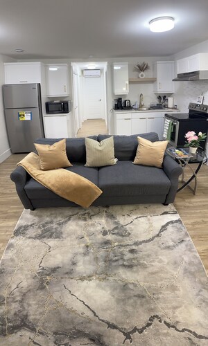 Luxury Suite in Bristol Riverview.
Avenir Centre - 6 minutes.