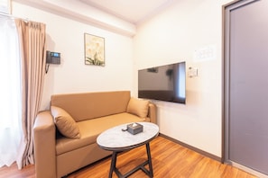 Quarto luxo, para não fumantes (Queen) | Escrivaninha, cortinas blackout, Wi-Fi de cortesia, roupa de cama