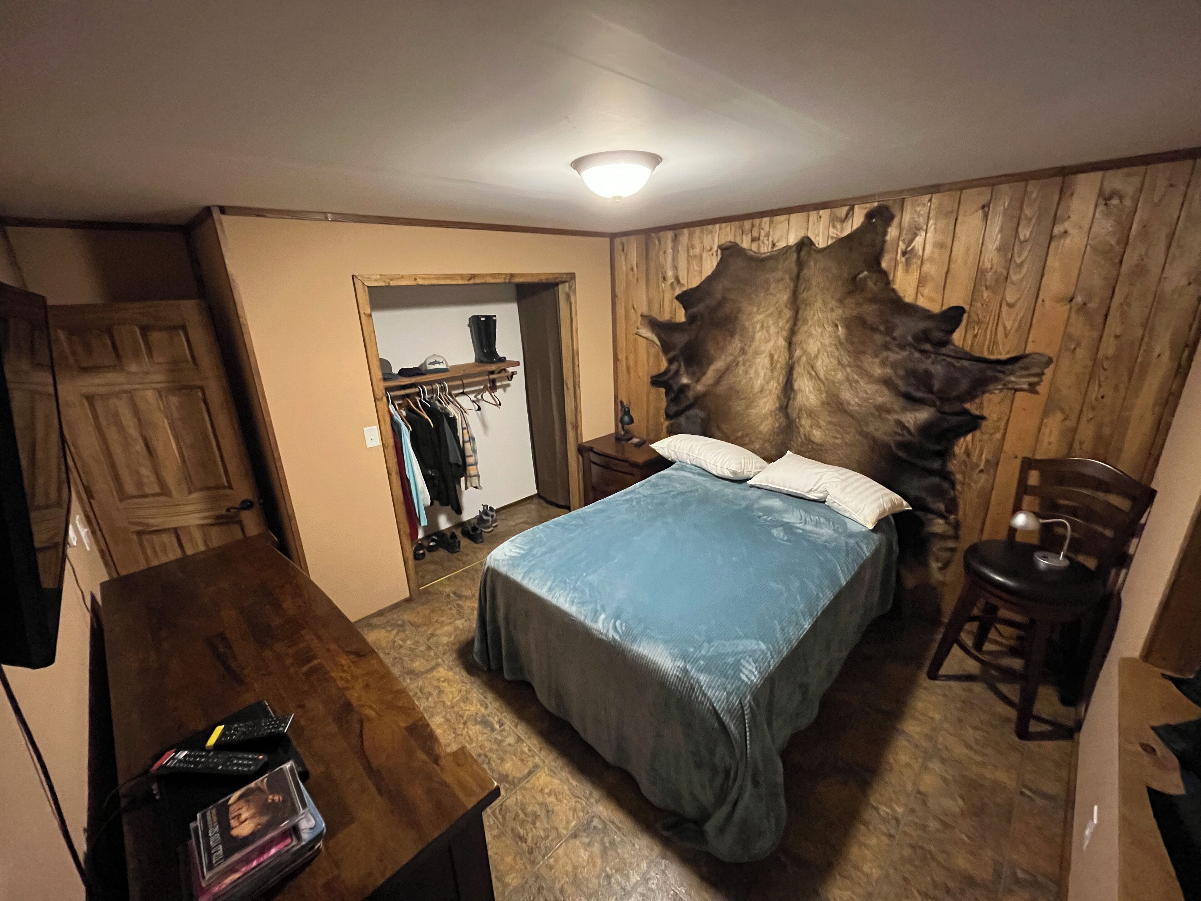 3 عدّة غرف نوم وواي فاي وملاءات أسرّة