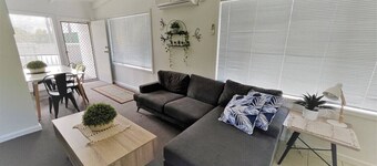 Esperance Little Units 1