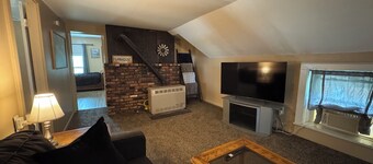 “The Farm” 2-bedroom apartment in Lancaster with AC