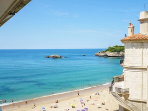 Una spiaggia nelle vicinanze