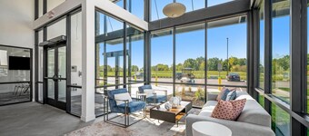 Modern Apt. Lee's Summit Oasis + EV Charger, Shops, Dining, Park, Gym, & Freeway