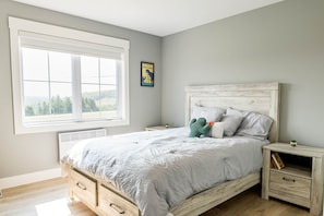 3 slaapkamers, een strijkplank/strijkijzer, wifi, beddengoed