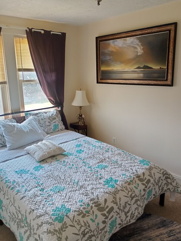 2 bedrooms, iron/ironing board, Internet, bed sheets