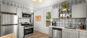 Chic, cozy & spacious 4-bedroom house in Pueblo with large private backyard