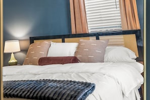 Iron/ironing board, WiFi, bed sheets