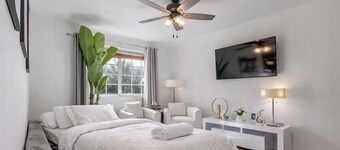 Walk to SFA – Quiet, Remodeled 2BR w/ Fast Wi-Fi, Parking & Full Kitchen | Ideal for Families & Nurses