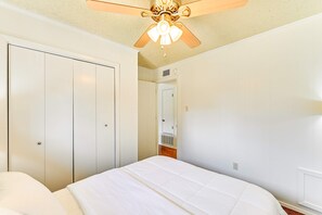 2 habitaciones, escritorio, tabla de planchar con plancha y wifi 