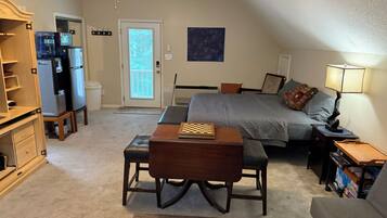 1 bedroom, desk, iron/ironing board, free WiFi