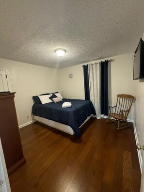 3 chambres, fer et planche à repasser, Wi-Fi gratuit, draps fournis