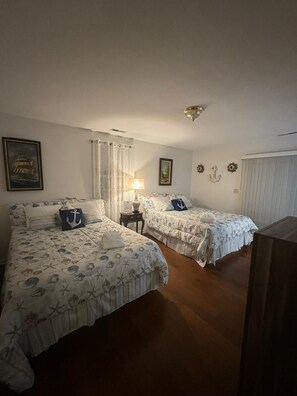 3 habitaciones, tabla de planchar con plancha y wifi gratis