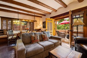 Televisie en een open haard