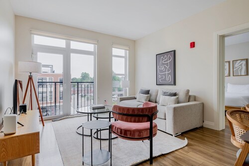 Blueground | Newtonville, fitness center, nr park