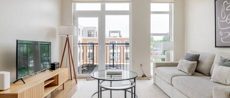 Fernseher, Stereoanlage