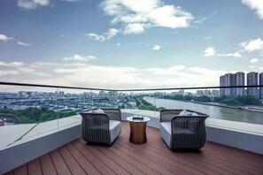 Terrace/patio - Guangzhou Elegant International Hotel Panyu Square Metro Station Branch - Free Shuttle Bus to Canton Fair Complex During Canton Fair Period & Free Deliver Service to Guangzhou Baiyun International Airport (Guangzhou)