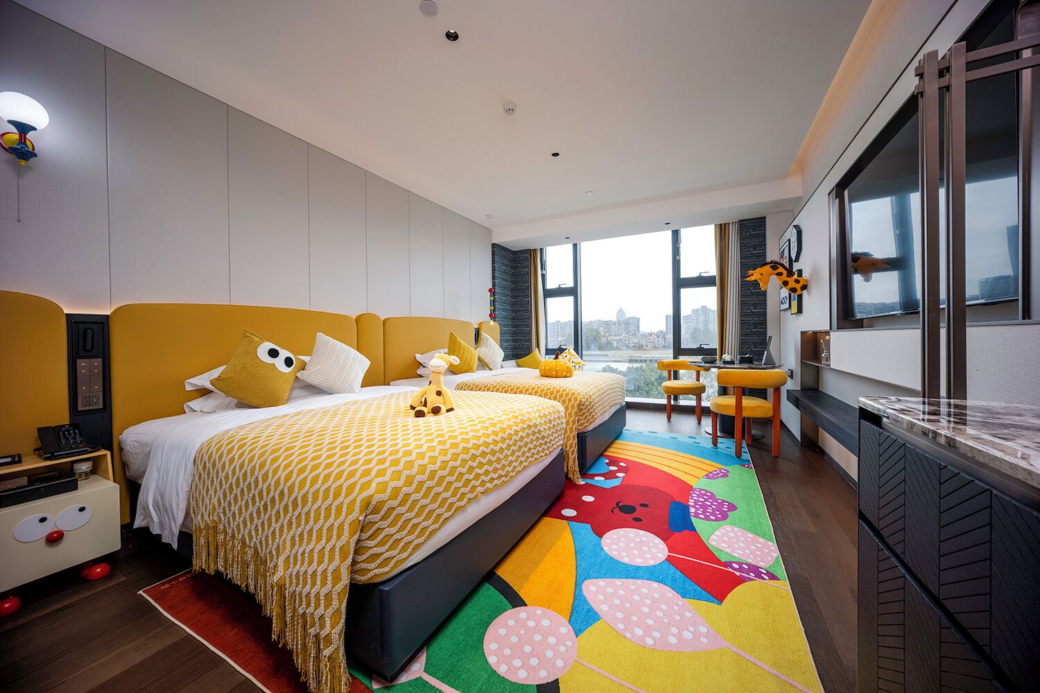 Family Twin Room, Canal View | Children's theme room