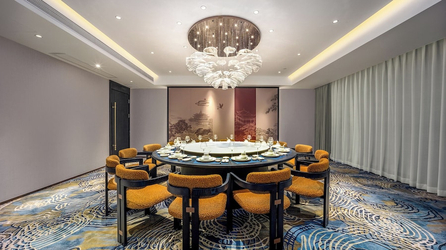 Guangzhou Elegant International Hotel Panyu Square Metro Station Branch - Free Shuttle Bus to Canton Fair Complex During Canton Fair Period & Free Deliver Service to Guangzhou Baiyun International Airport